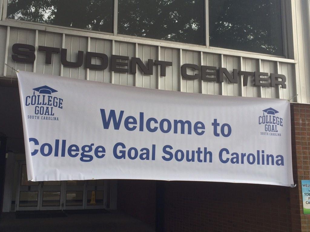 LifeWithChick's tweet image. Finishing up #CollegeGoal. Thx volunteers from AU, CU, and TCTC! #sccango @AuntFae @ClemsonFinAid @AndersonUniv