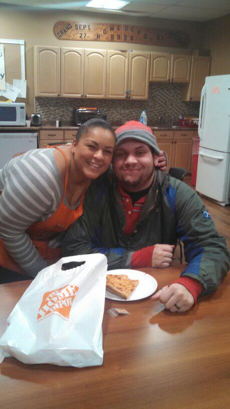 KC81808's tweet photo. Associates giving back! #D36HFD @SucenaLisa @GilbertOrtiz17 @diver255322 @Mcgalec99 http://t.co/gDz7bvSDwF
