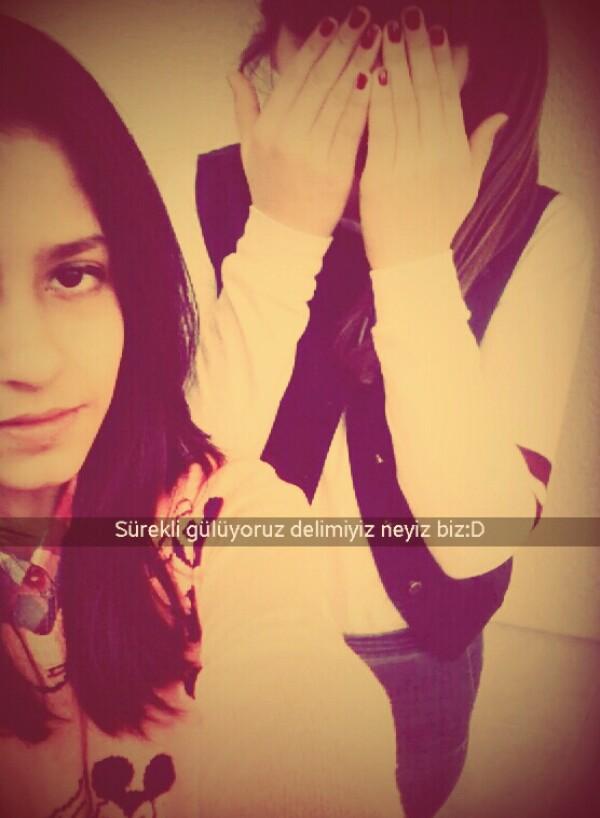 iremfenty2014's tweet photo. Yüso ileeee takilmacalar ;* http://t.co/CZ6GikNcCW