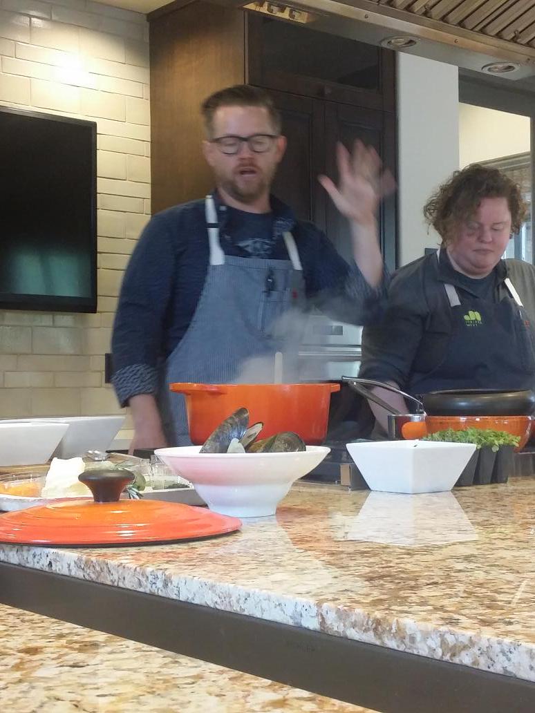 StanFieldOfView's tweet photo. . @RichardBlais swearing he won't hurt the clams @Baker_Ranch #lying #topchef #LocaleOC http://t.co/K4N6dWAlW5