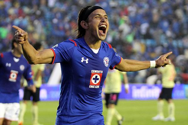 CruzAzul's tweet photo. 31' Goooooool de Gerardo Flores, @Cruz_Azul_FC 1 - 0 @Chivas http://t.co/pu2JtYs0En