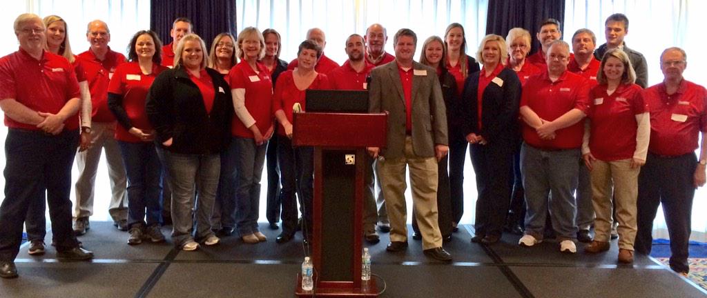 LANDSHIRE's tweet photo. #DSDMeeting2015 #STLOffice #DistributionTeam #Support #rippleeffect @mwalsh_19 @jlandreth3 @jrearden55 @dalemusick http://t.co/1fkJrNr38m