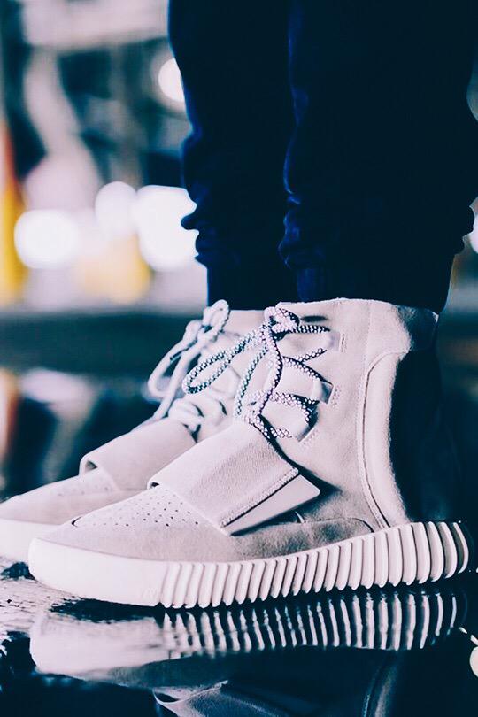StyleCali's tweet image. Yeezy Boost! RT if you want a pair!