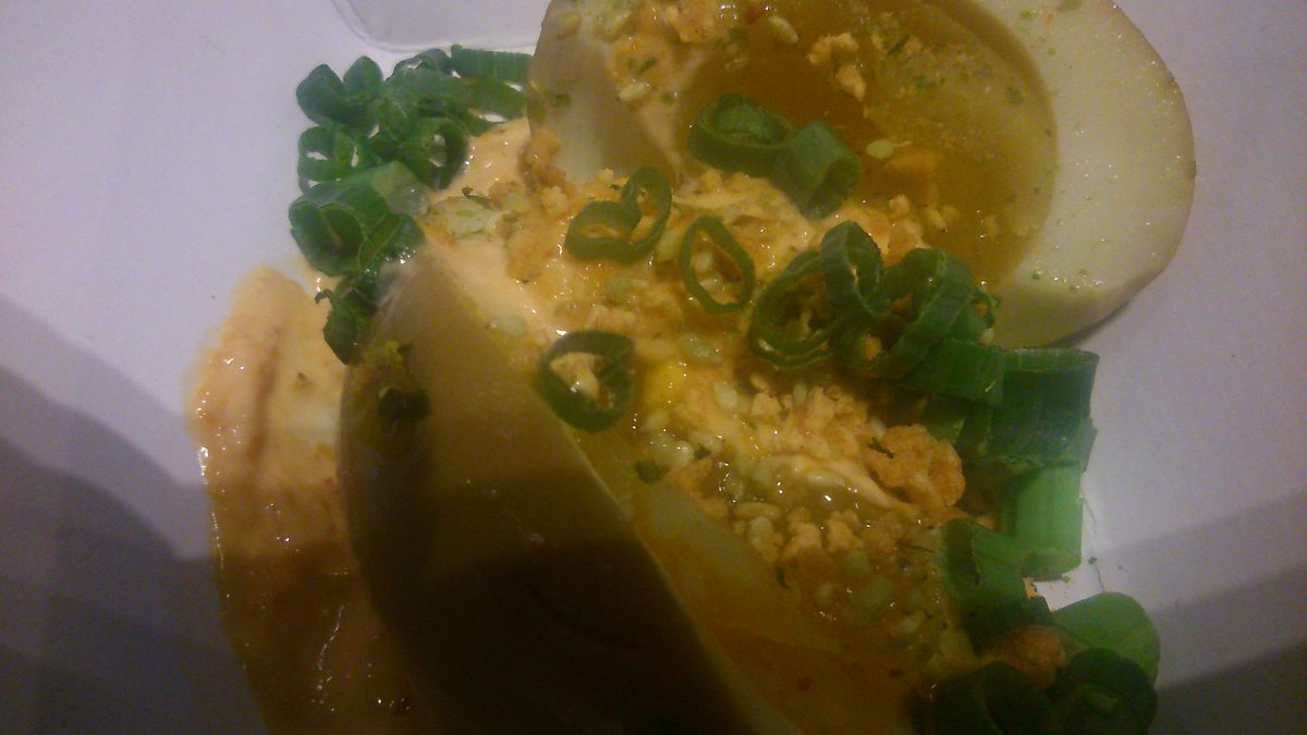 dennifreedman's tweet photo. Soy egg from @momofuku at #yumchaTO is out of this world.  I would travel in a snow storm for that egg any day! #Yum http://t.co/9t6bG9zomZ