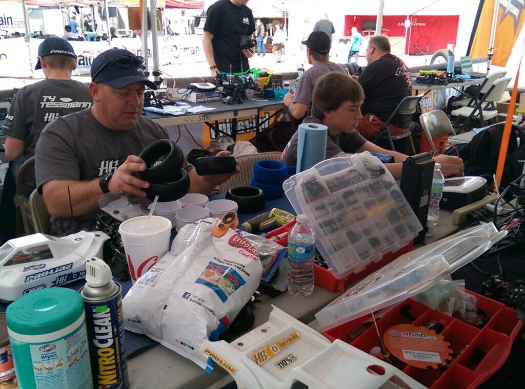 OfficialHPI's tweet photo. Team #hbhpiracing getting ready @ 2015 #DirtNitroChallenge #hbd815 #hbd8t #tytessmann #tannerstess #davidronnefalk http://t.co/sKirDPa5ft