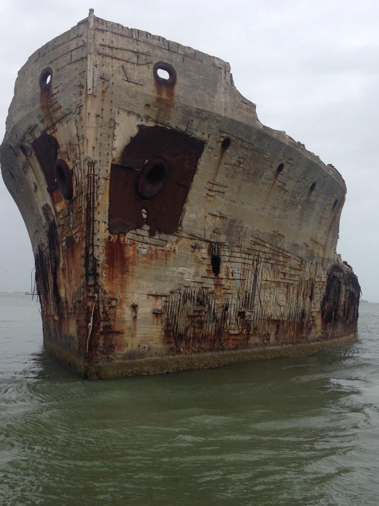 LynneKelly's tweet photo. 1919 "ghost ship" on a sandbar. Looks like it could be a cool setting for a story. #ImOnABoat #ButNotThatOne http://t.co/CggDwLCfee