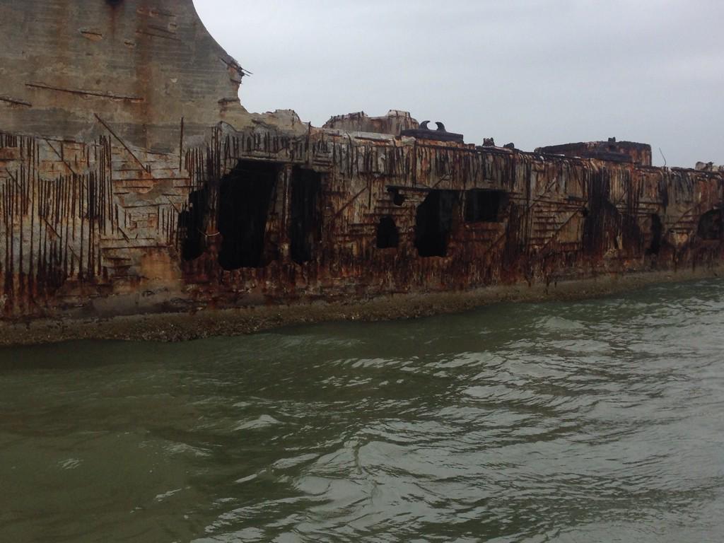 LynneKelly's tweet photo. 1919 "ghost ship" on a sandbar. Looks like it could be a cool setting for a story. #ImOnABoat #ButNotThatOne http://t.co/CggDwLCfee