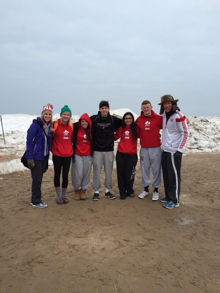 dgNzone's tweet photo. Before and after the #PolarPlunge #Seniors15 #DGNzone http://t.co/JsUcX954Ik