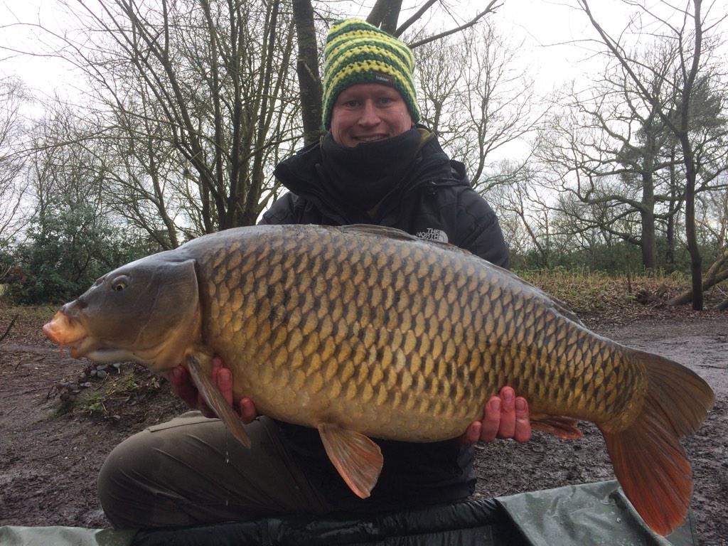 Andy_Dalts's tweet photo. @juliancundiff your rig did trick Jools! New pb @ 30lb 4oz @MenardsFishery. Fluro worked a treat also. #topman http://t.co/kUfw1IbmQc