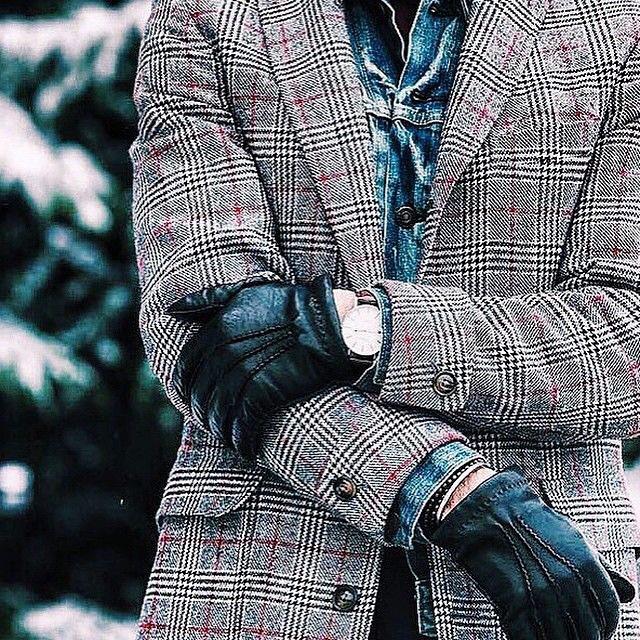 ObsidSE's tweet photo. Härliga mix av texturer och material. #leather #gloves #blazer #denim #handskar #winter #v… http://t.co/6DQcuU2Xsy http://t.co/sO6vap3QIf