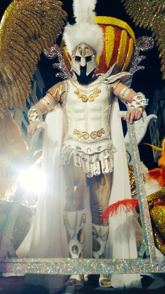 Pillina30's tweet photo. @NNGG_Aguilas Espartanos, cual es vuestro oficio? #CarnavalDeAguilas2015 #concursonuevas http://t.co/lX61Fh7zOJ