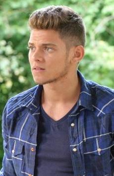 's tweet image. C'est les plus beau yeux que j'ai vue de ma vie !!!!!😱😍❤
#VertClair *.*
@BensettiRayane