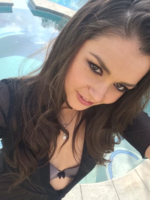 Outfit change and it's time to shoot :) #SetLife http://t.co/YIZQfXi8JD<a href="/tag/setlife"class="tags">#SetLife</a>