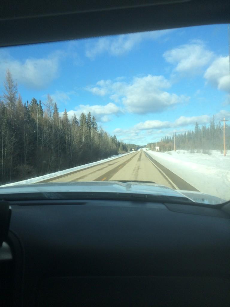 Dylanmac00's tweet photo. Nice day to travel to #hinton #mountains but it's not pei #home http://t.co/PxHBLrP1UJ