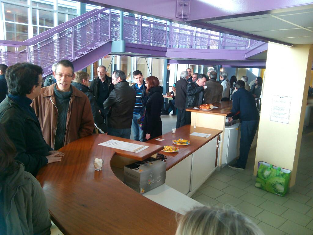 esmechecs's tweet image. #veyrinas Affluence a l&apos;echauffement avant le tournoi.