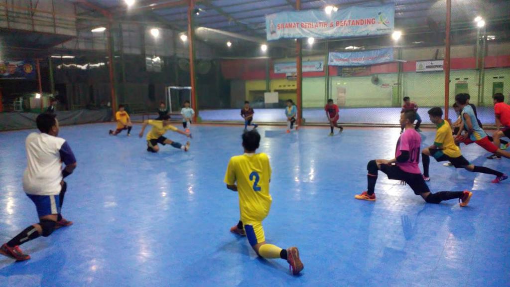 FCB_Indonesia's tweet photo. [BEKASI] Futsal member @FCBI_Bekasi hari rabu lalu #Fcbipict http://t.co/Dibq8BogPj