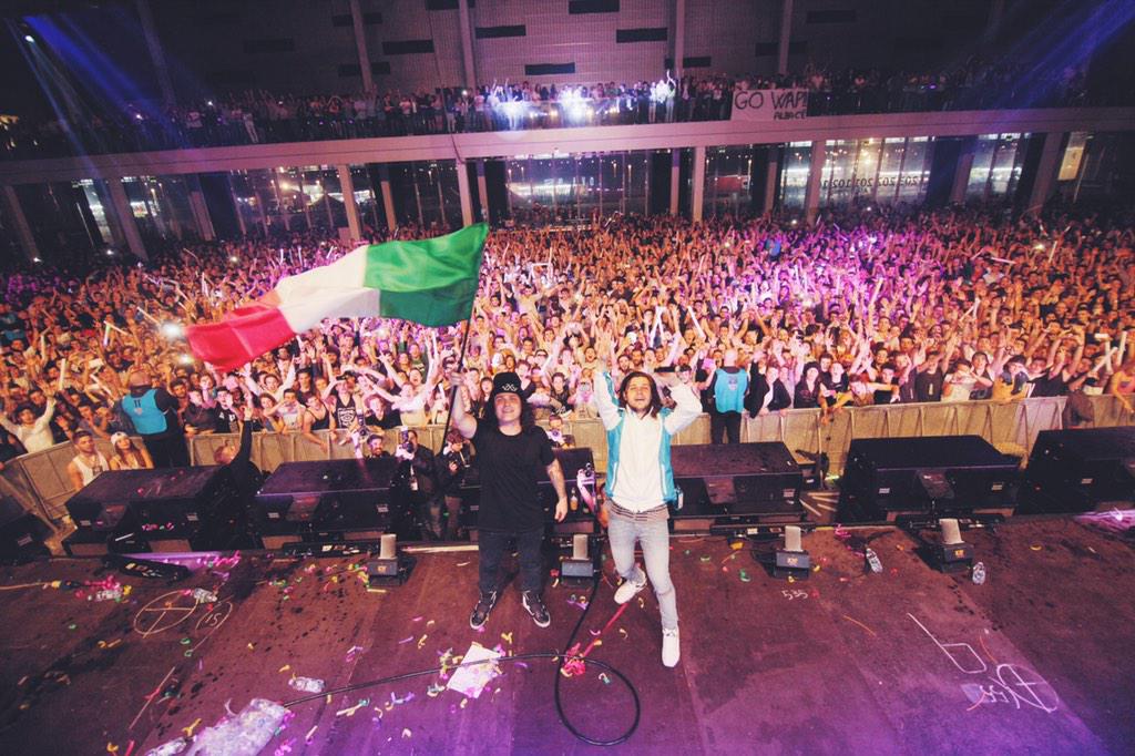 DVBBS's tweet photo. I T A L I A    I T A L I A    I T A L I A 

http://t.co/rlE0b76v0K http://t.co/O4A01ufWFR