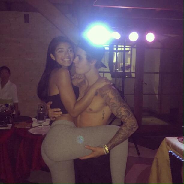 ProjetoJBFollow's tweet photo. Presente de aniversário do Justin vai ser bom pelo jeito http://t.co/OoQ1Xbljab