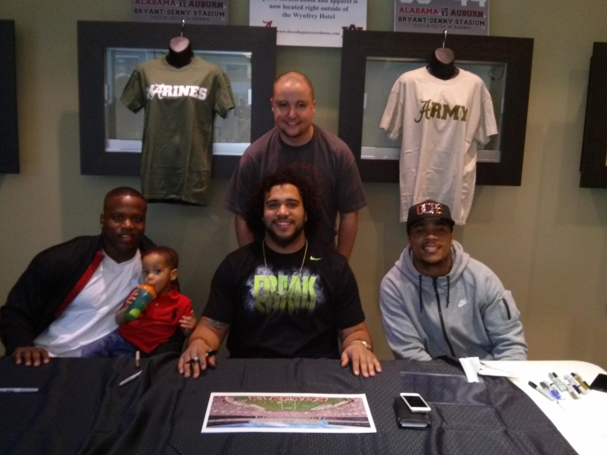 eric_smith42's tweet photo. @sweetmeatgabana @jonessboyy Jalston Fowler. Thanks for the autographs and pic today guys. #tidefortroops #RollTide http://t.co/YtQPdRkweN