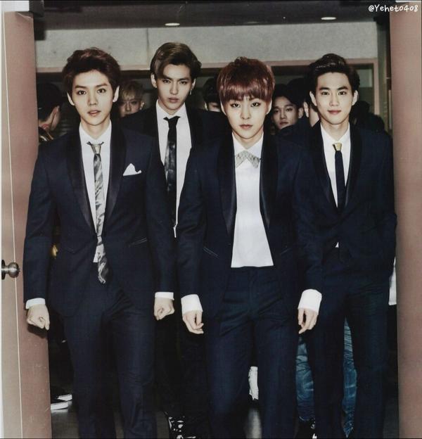 _pangkai's tweet photo. เป็นภาพที่แบบ...ประทับใจมาก 4 พี่ใหญ่แห่ง EXO #คิดถึงเนอะ http://t.co/KaFXs0p1gF