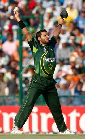 Today Shahid Afridi great lala Birthday... happy Birthday lala.
may u live long....  