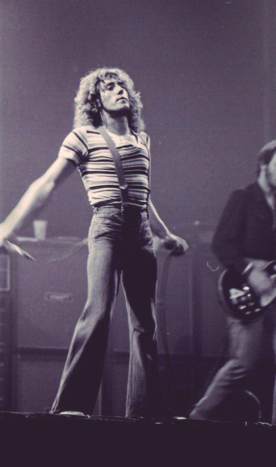 HAPPY BIRTHDAY ROGER DALTREY! THANKS FOR BEING SUCH AN AMAZING HUMAN BEING, LOVE YA!  