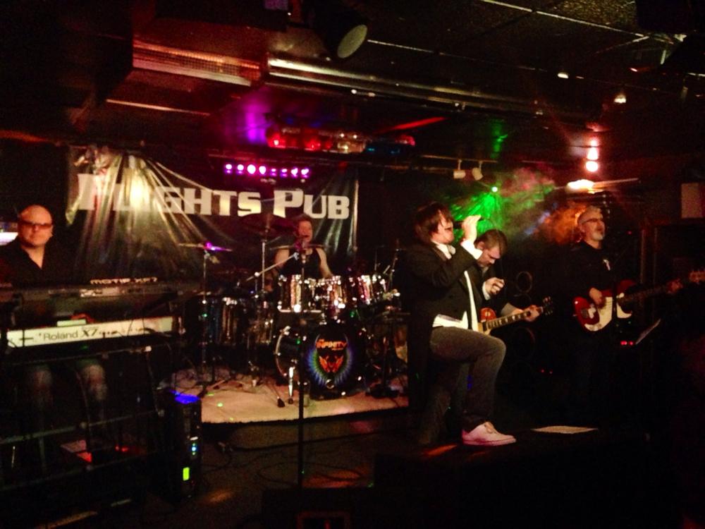 DigitizedDan's tweet image. Rocking @ flights pub! #journeytributeband #theinfinityprojectseattle #rockband #seattle #happysaturday