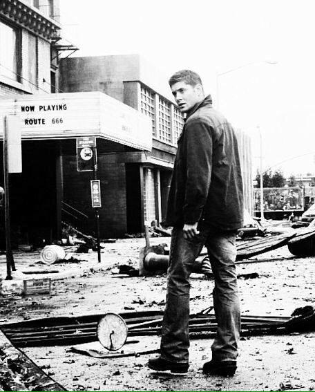 1967_abi's tweet photo. #HappyBirthdayJensenAckles 
#JensenAmazingAckles http://t.co/zmpF3WqDZZ