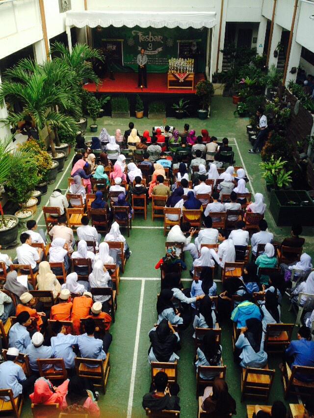 sambutan sekaligus pembukaan acara #FESBAR3 oleh pengawas sekolah