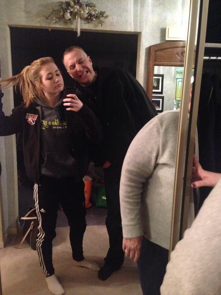 RileyKap's tweet photo. "Quick Riley take a selfie I look good!!" #ronners http://t.co/n740aHDCW4
