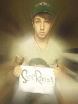 CauseWereGuys's tweet photo. I think this dude just ended racism http://t.co/adtRwLsB2V