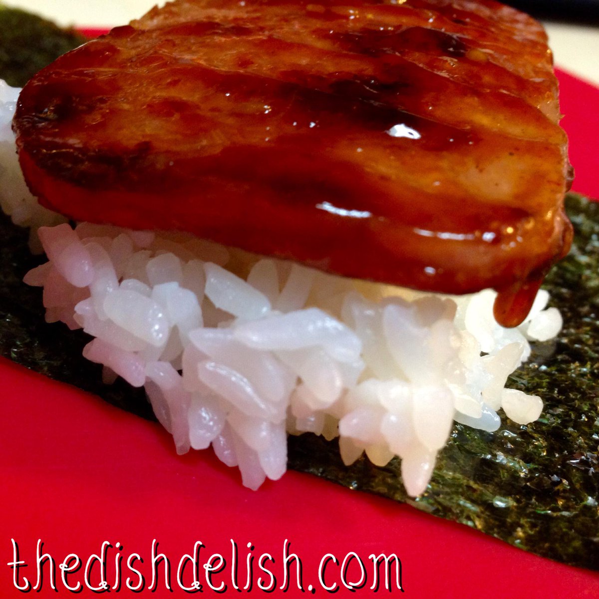 TheDishDelish's tweet photo. The Making of Spam Musubi: http://t.co/oNBzsc9FcY #TheDishDelish #Spam #SpamMusubi #Cooking #recipe #Hawaiian #sushi http://t.co/kzUmimVnUV