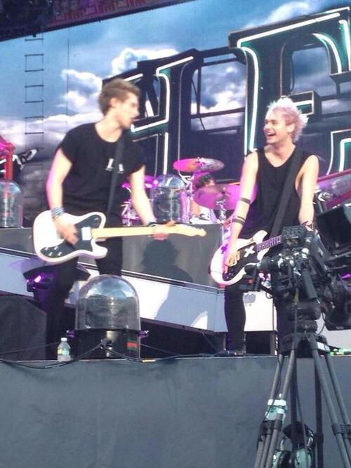 bestmukepics (@bestmukepics) on Twitter photo 