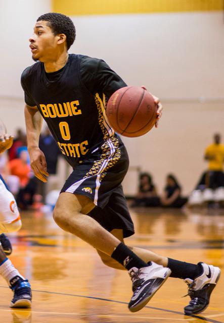 Fr. Dayshawn Wells leads the Bulldogs w/ 16 pts and 7 asts in a 89-77 win over ECSU to clinch the Northern Division!