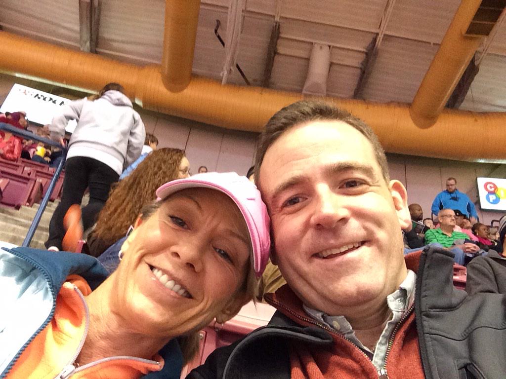 timcallanan's tweet photo. Pink in the Rink @SCStingrays http://t.co/iOXpq1DbzV