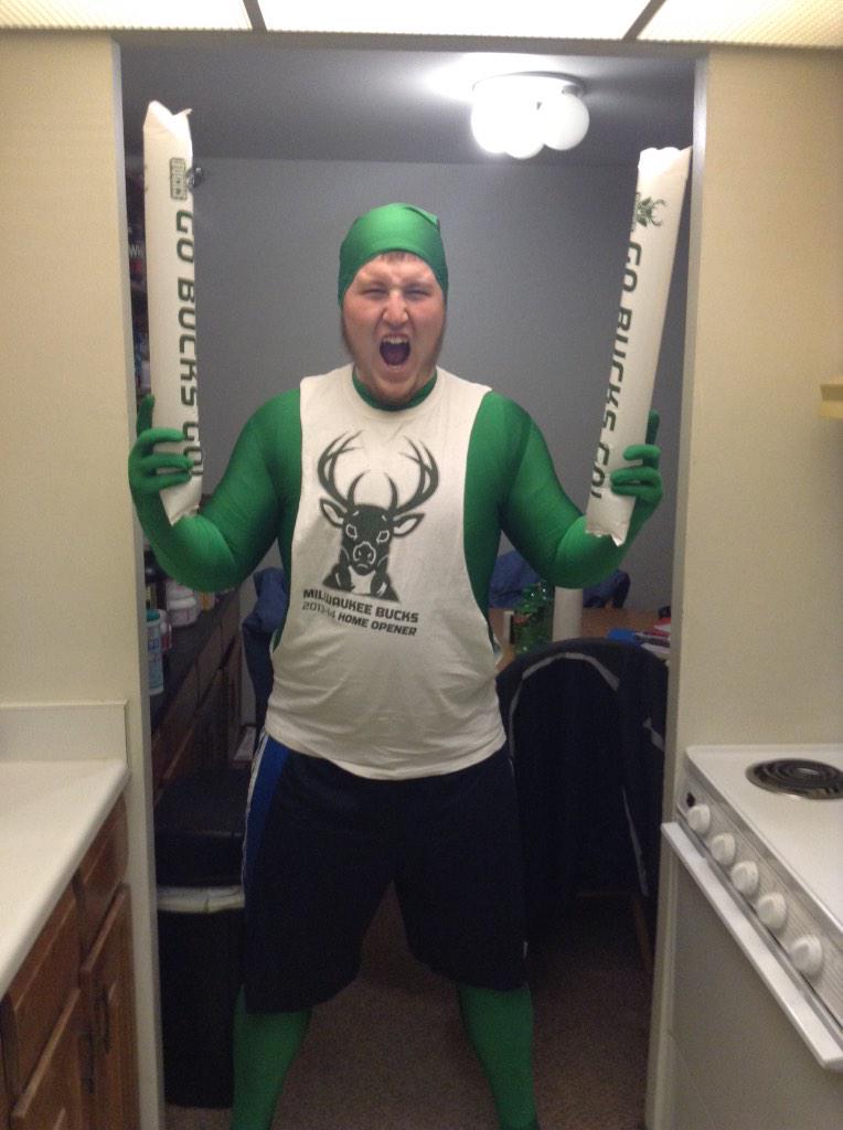 JaredDudley619's tweet photo. RT @sportsdude_603: allow me the opportunity to continue wearing the green morph suit! http://t.co/yx9fUZL16J ( the 1st winner!!! )