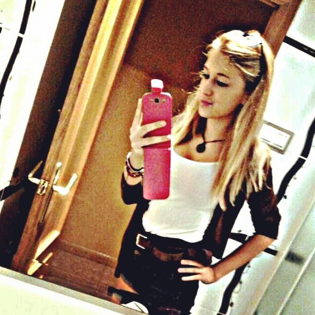 _Veronica_99's tweet photo. Recuerda que el tiempo no vuelve...
Así que no dejes de aprovecharlo!!!!♡♡♡
Booooooona nit jejeje☆☆ http://t.co/qQv7Pu2OB8