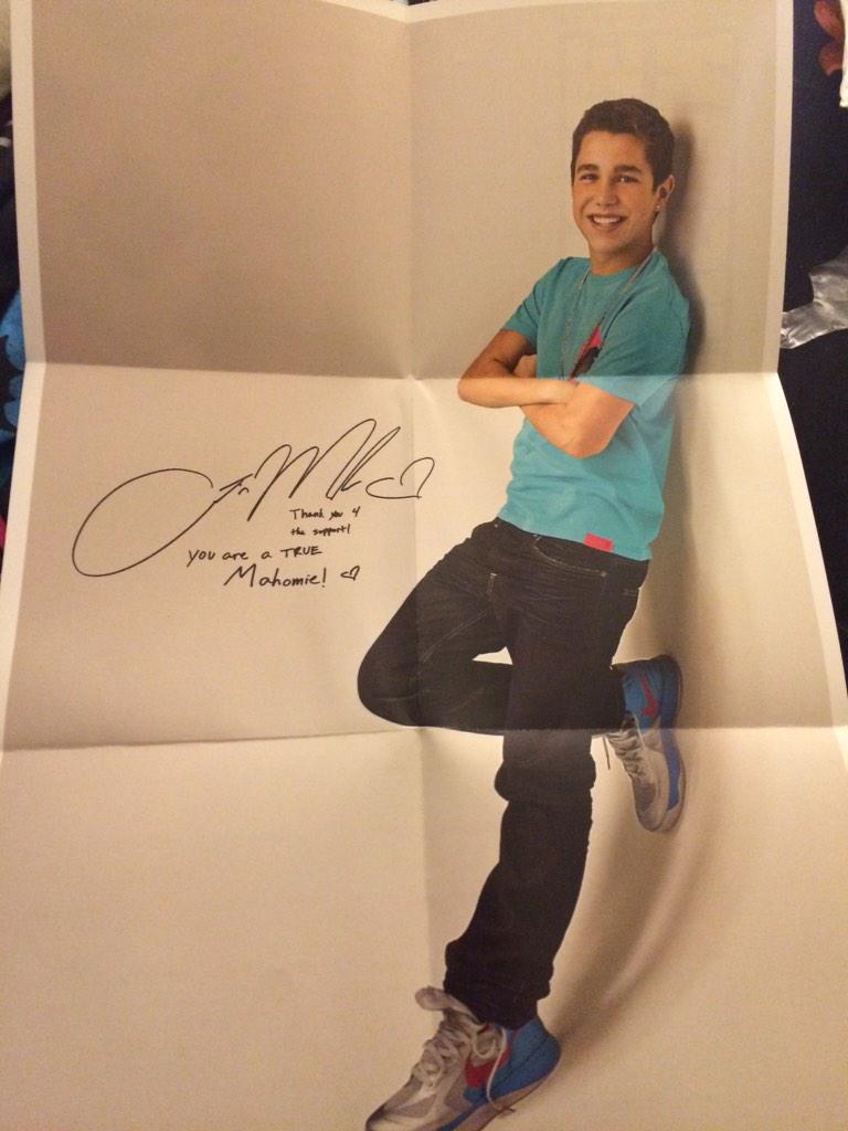 liani_mercado's tweet photo. Just bought this @AustinMahone #truemahomie #austinmahone http://t.co/DouTCKpqUt