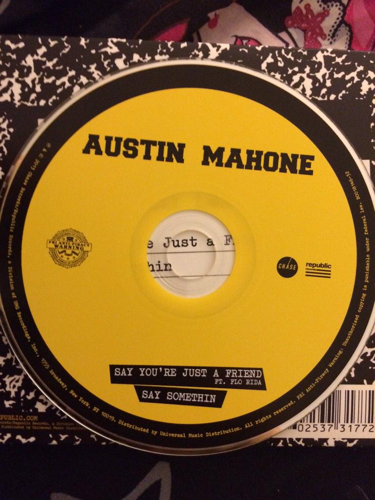 liani_mercado's tweet photo. Just bought this @AustinMahone #truemahomie #austinmahone http://t.co/DouTCKpqUt