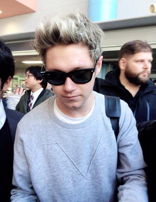 Hey I'm Niall, but you'll be calling me daddy from now on. RT?