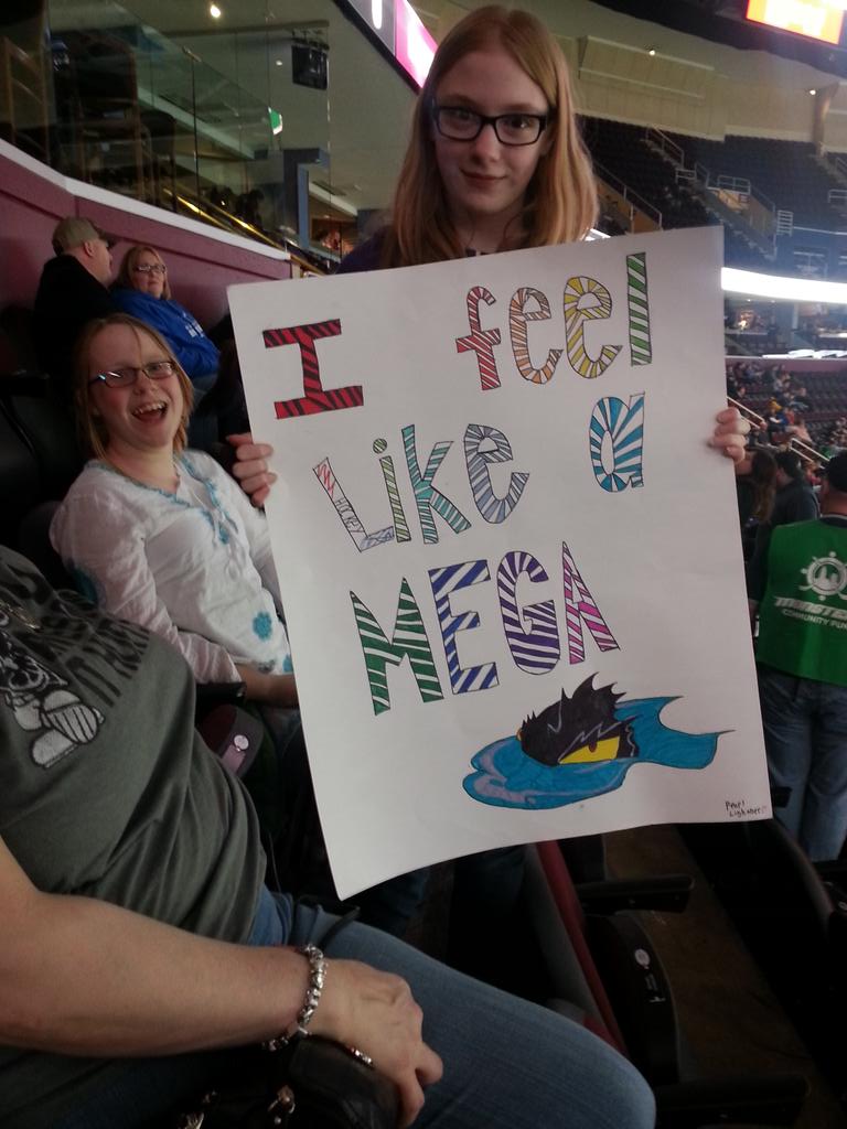 mamakat83's tweet photo. A mega monster fan!!!!! #AliveInCLE http://t.co/6d04lIHRW0