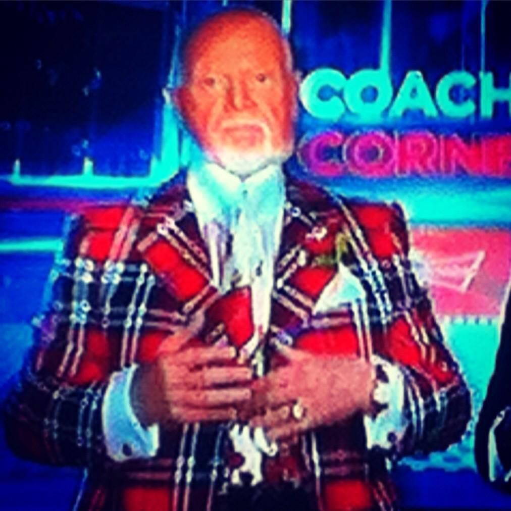 A NICE PLAID ONE TA GO WITH MY LOONEY TUNES TIE! (THUMBS UP)