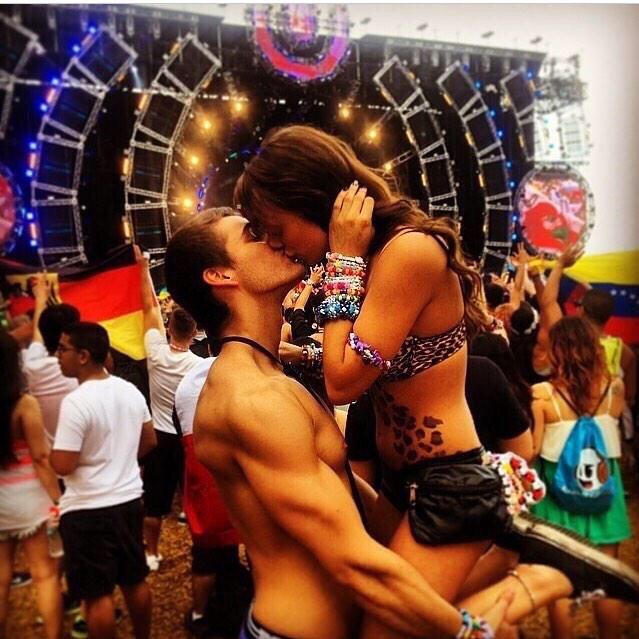 LifeAsARaver's tweet image. Relationship goals: