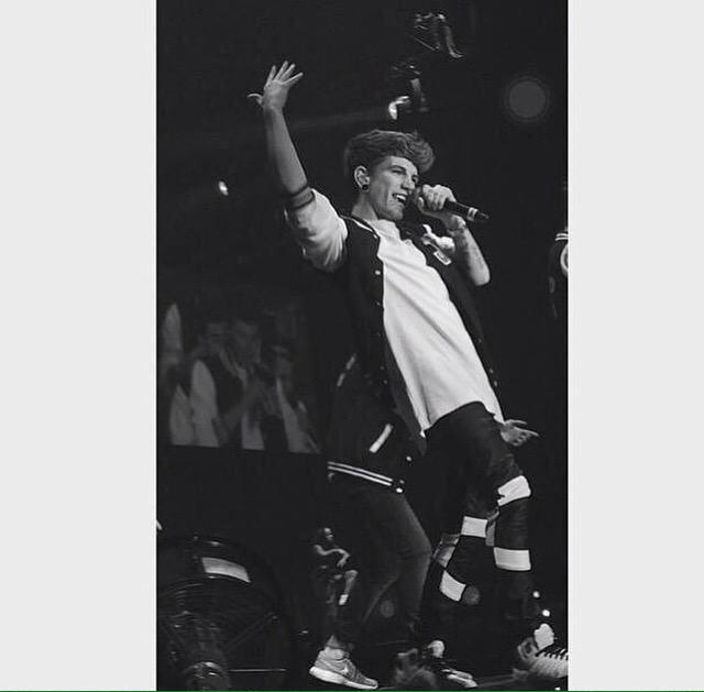 _JakeSimss's tweet image. loving this tour🔥