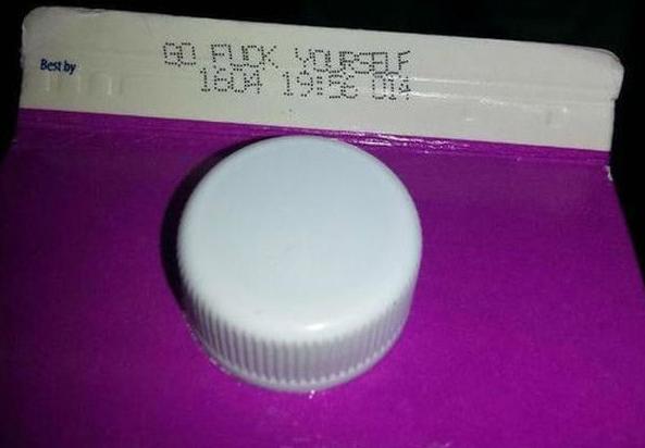 iRepostReddit's tweet photo. Title - Someone must have really had a bad day at work.. Score - 3371. r/WTF http://t.co/RaYIA9BJec