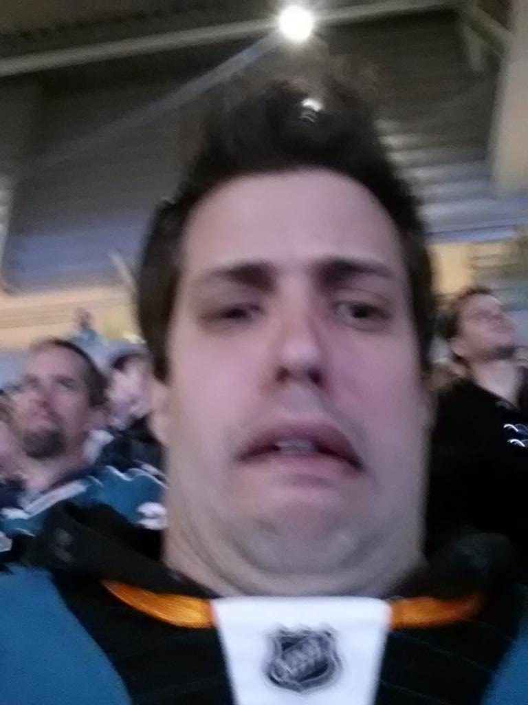 SIGHlentbtDADly's tweet photo. Melissa Etheridge is singing #StadiumSeries #NorCalSHARKS http://t.co/REhnDyytSp