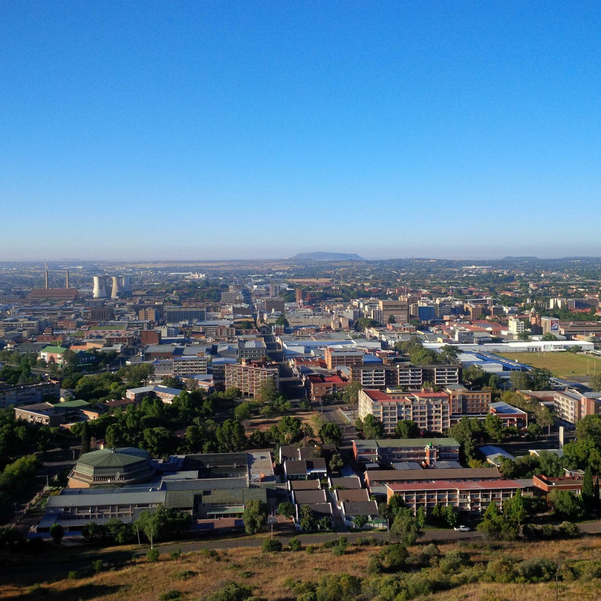 carienduplessis's tweet photo. It doesn't feel so down there but from up here, Bloem makes sense #helloBloem #loverunning http://t.co/4834BUF1E5