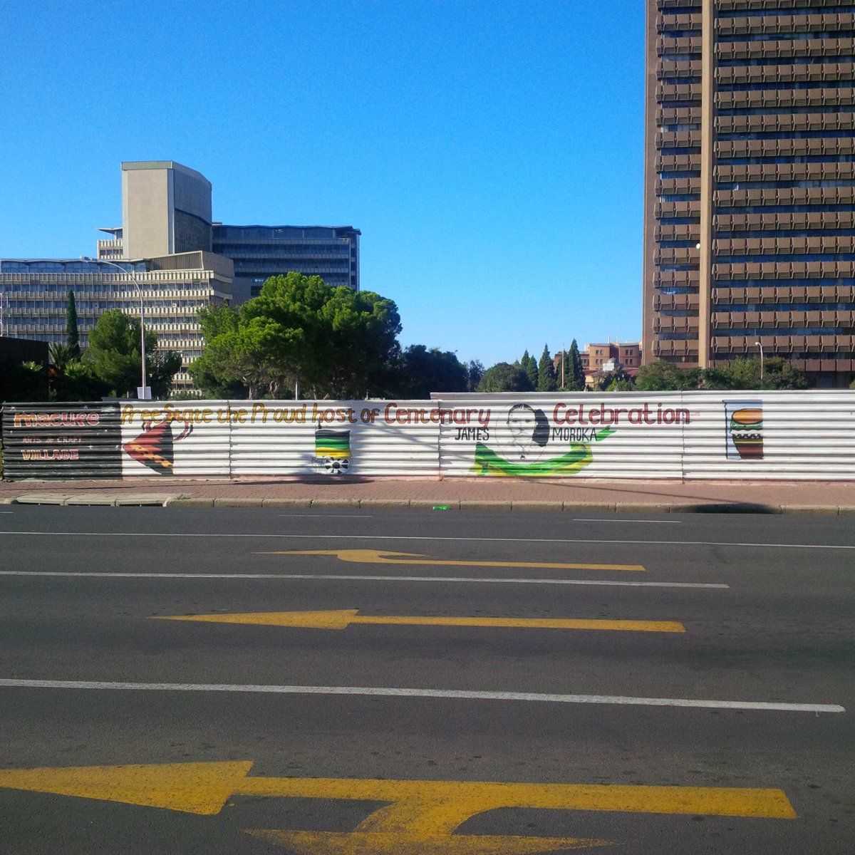 carienduplessis's tweet photo. Three years on, still proud #helloBloem #loverunning http://t.co/7JRrhNTbly