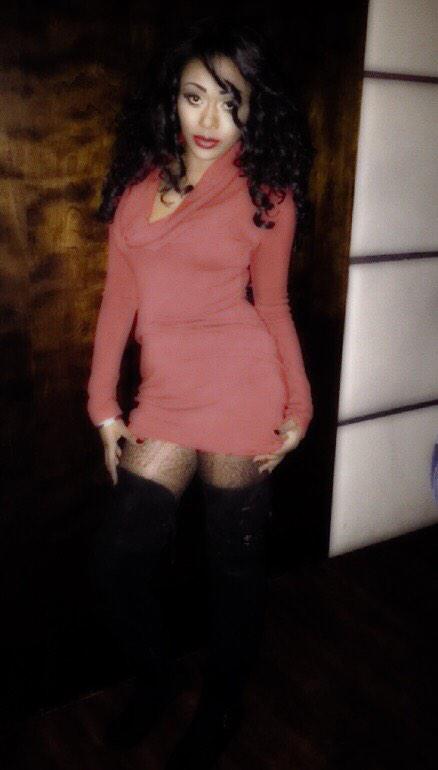 iamsennia's tweet photo. #GNO #Chicago #singer #sennia #music #rnb #model #redkiva #sexy http://t.co/EJYlpXmQN7