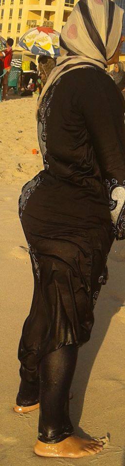 عايزه واحده تسحقني